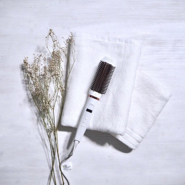 時短ヘアアレンジが簡単♡アレンジブラシアイロン「LAVIEL」