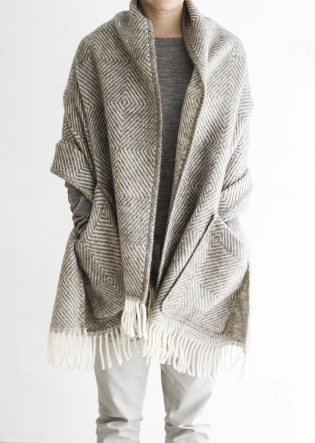 MARIA pocket shawl（grey-white）