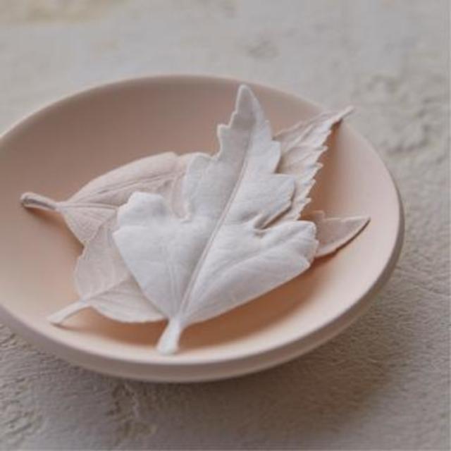 紙のお香 HA KO （はこぅ）和紙でできた葉っぱのお香/6枚木箱入り皿付き