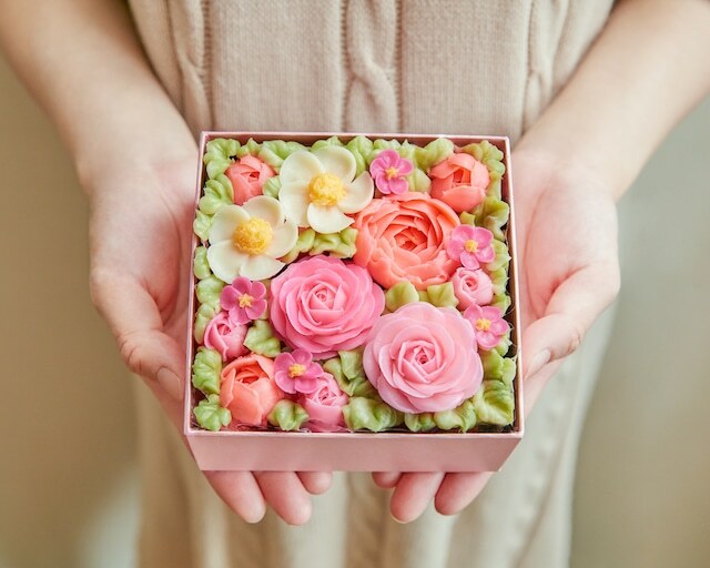 食べられるお花のボックスフラワーケーキ