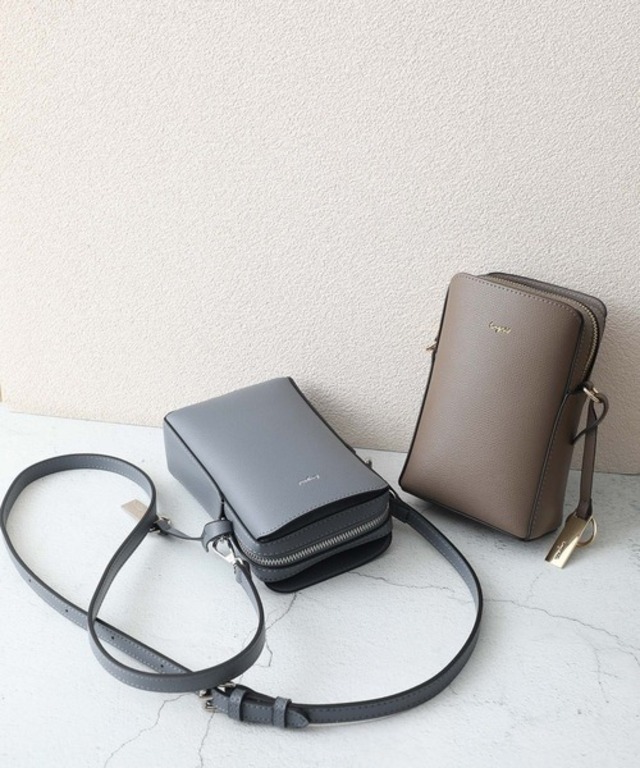 キーリングチャーム付き　スマホ＆パスポート入れ　縦長ミニポシェット