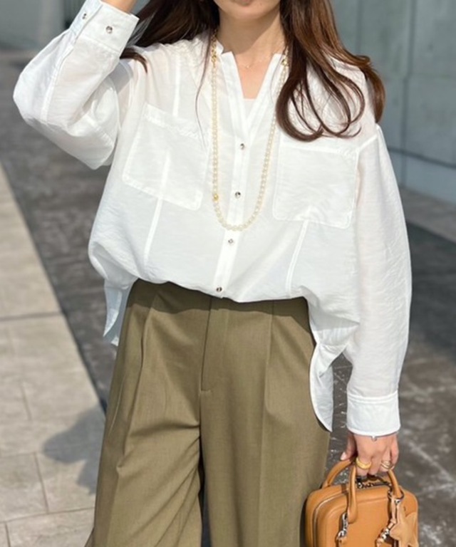 Emma Taylor シアーワッシャーキーネックシャツ