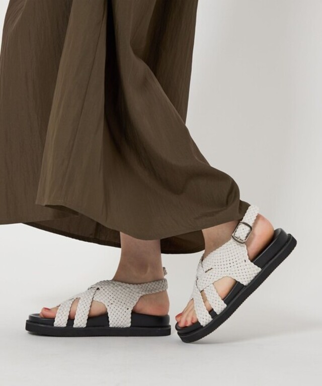 レザーライクメッシュ クロスサンダル