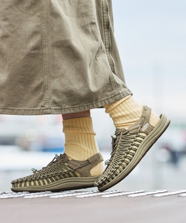 KEEN キーン UNEEK/ユニーク スニーカーサンダル