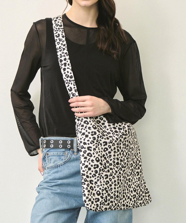レオパード柄ショルダーバッグ