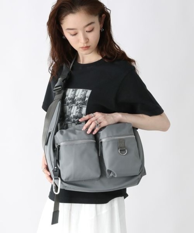 ナイロンWポケットボディBAG