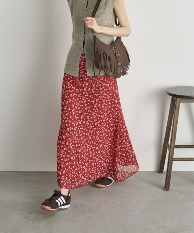 小花柄シフォンセミフレアスカート