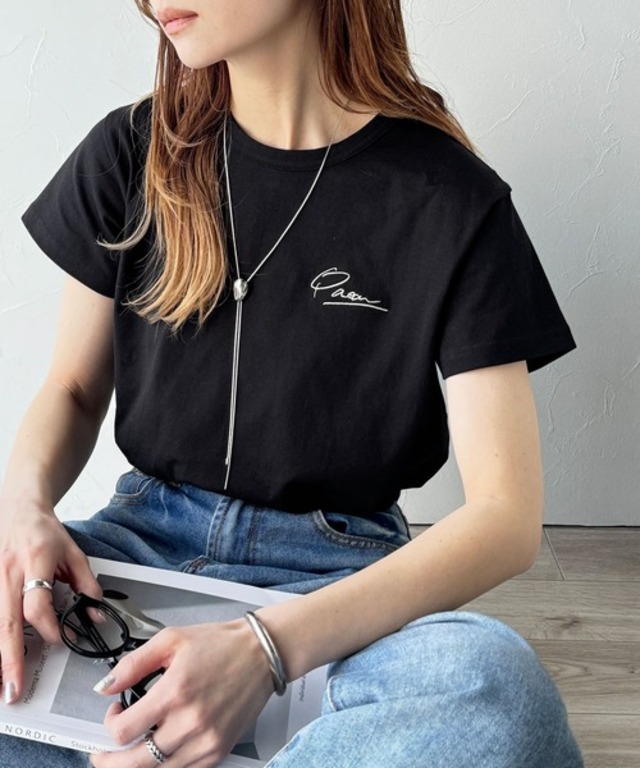 こなれ感たっぷり。オーガニックコットン100％胸元PAEAN刺繍Tシャツ(半袖)