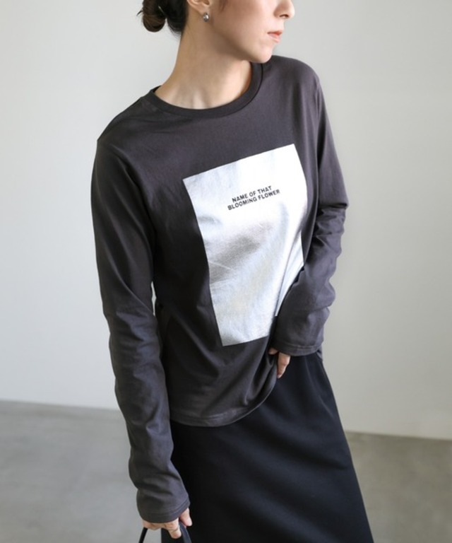 箔プリントロングTシャツ