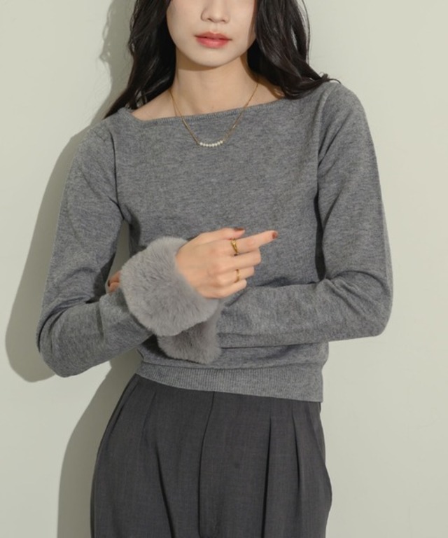 ファーカフスボートネックニット