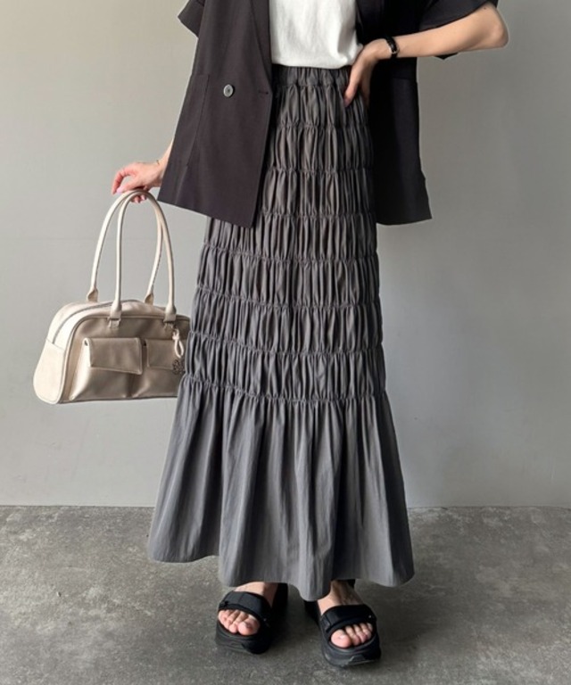 “立体感で垢抜け”マーメイド風シャーリングナロースカート(ロング丈)