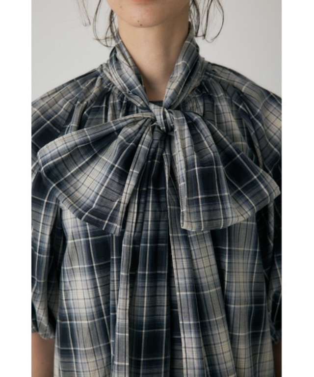 チェックボウタイブラウス