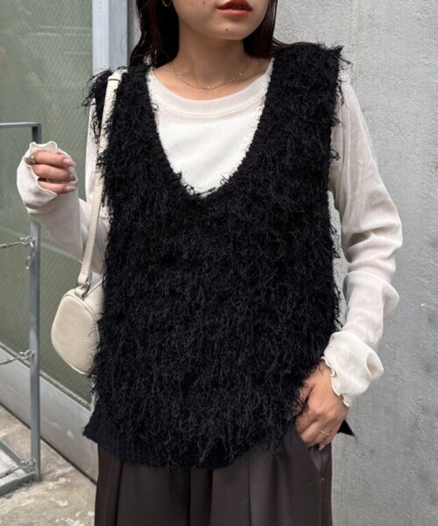 Vネックループフリンジベスト