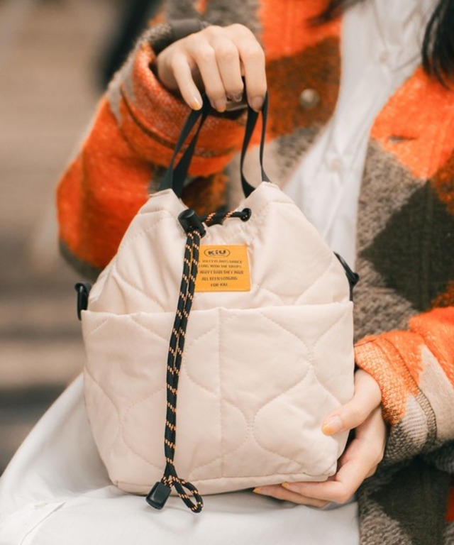 パデッドポケッタフルミニショルダーバッグ