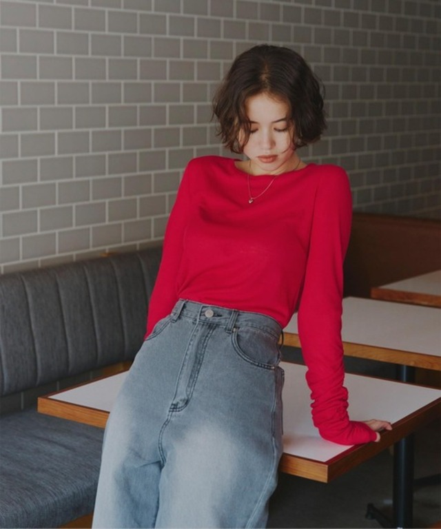 袖シャーリングシアートップス