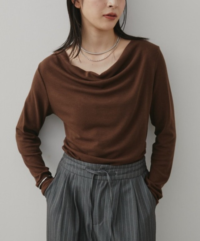 ドレープオフショルダーニット