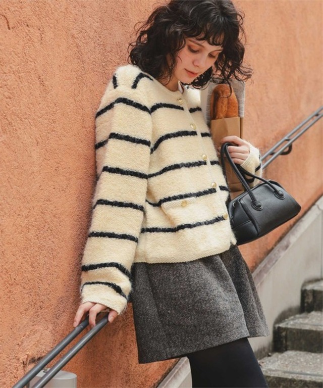 プチループゴールド釦ニットカーディガン