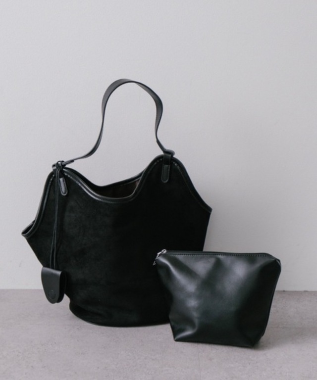 スウェードライクカームトート