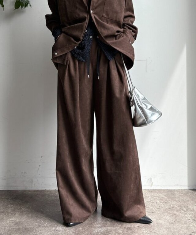 スウェードタックパンツ