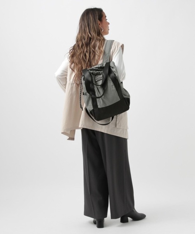 [軽量!大容量♪ペットボトルホルダー付き]プレートライトデイパック