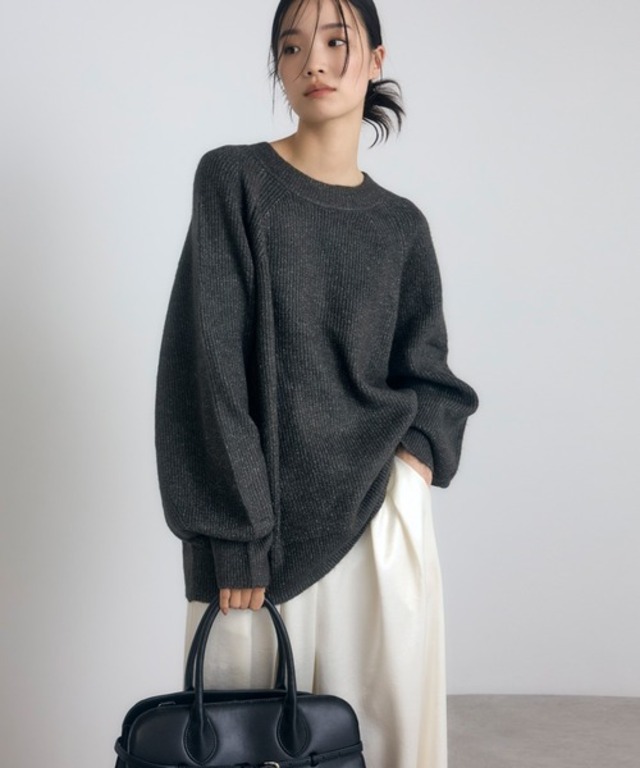 ラグランスリーブニット