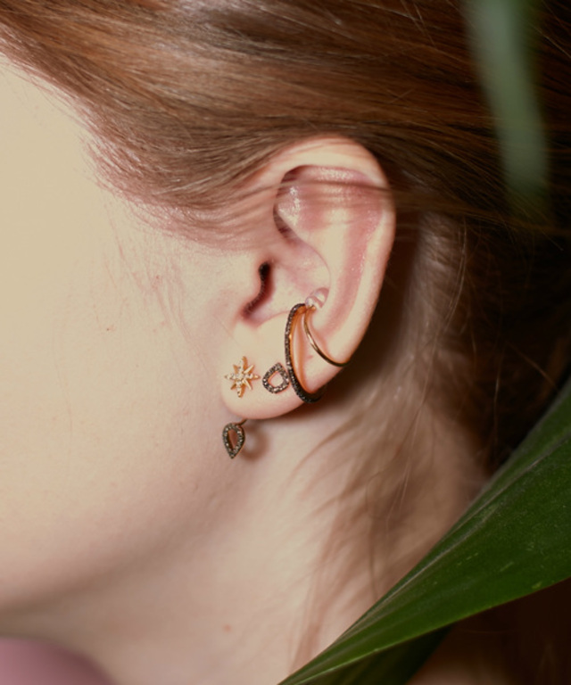 'lotus'プチペタル ダイヤモンドピアス