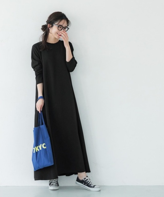 エンボス加工Aラインフレアワンピース