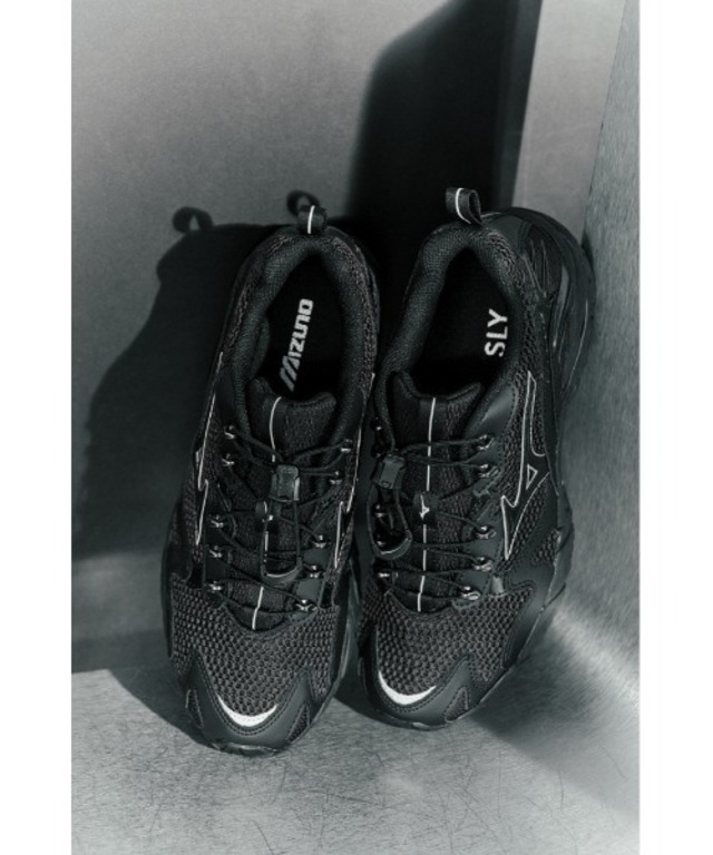 Mizuno×SLY WAVE RIDER 10 ミズノ スライ コラボ ウェーブライダー テン