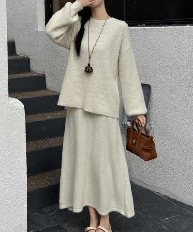 デザイン感クルーネック長袖ニットハイウエストスカートセットアップ