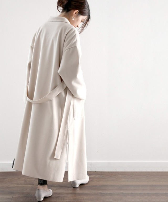 上品さを格上げ。ベルト付テーラードチェスターコート