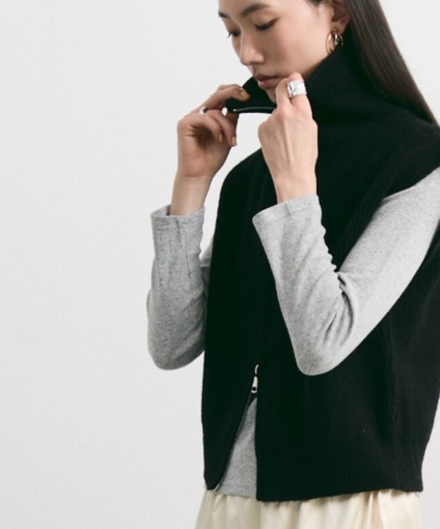 ハイネックジップアップニットベスト