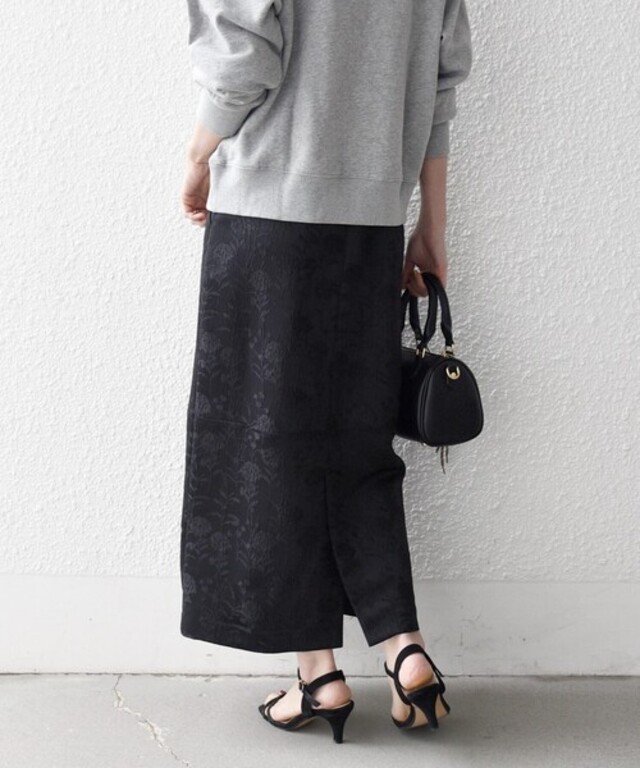 〈手洗い可能〉フラワー ジャカード Iライン タック スカート