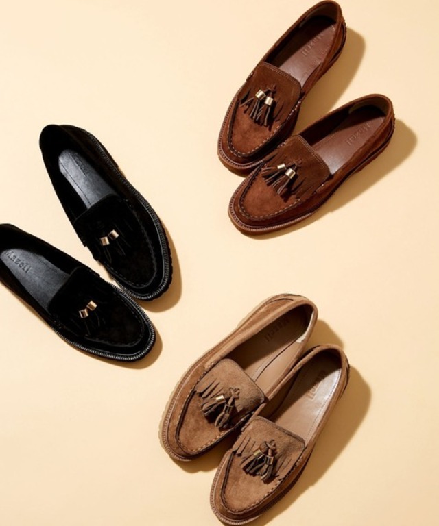 スエードタッセルローファー