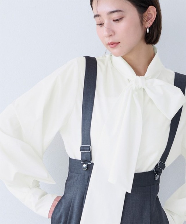 袖タックボウタイブラウス