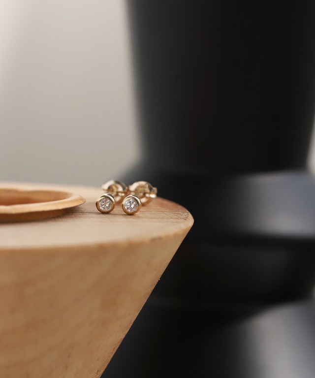 プチダイヤワントップピアス