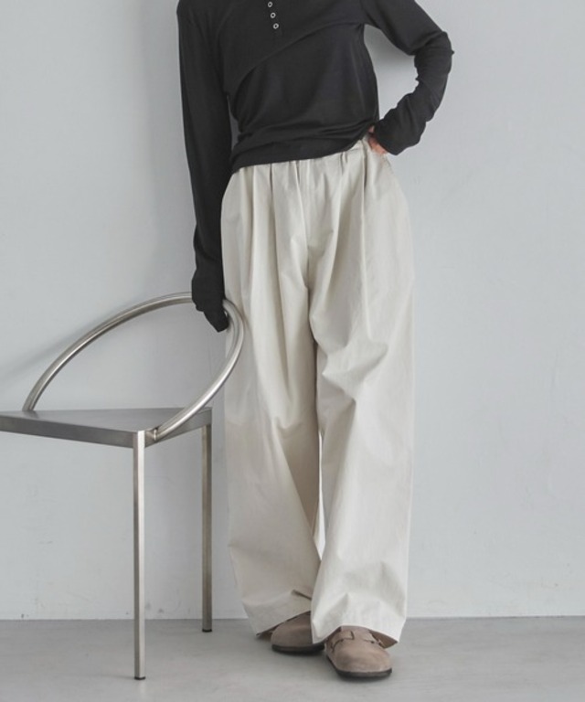 コクーンチノイージーパンツ