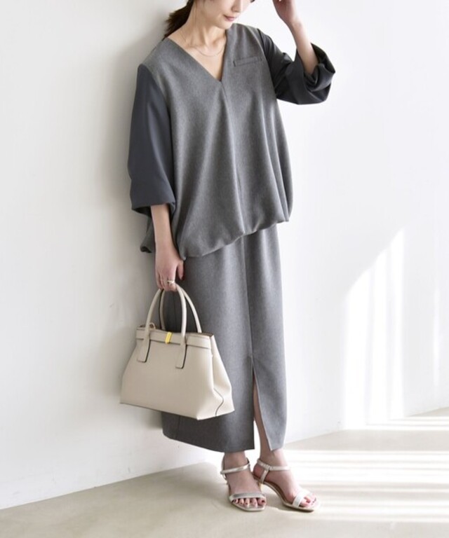 〈洗濯機可能〉Vネック ブラウス & Iライン スカート セットアップ
