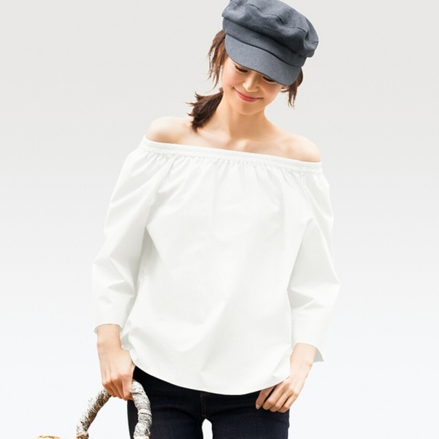 アラサー女子だから上品に この夏はユニクロ Guのオフショルダーが狙い Locari ロカリ