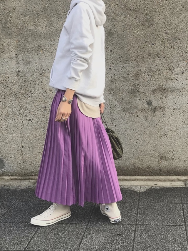 Midilength pleated skirt