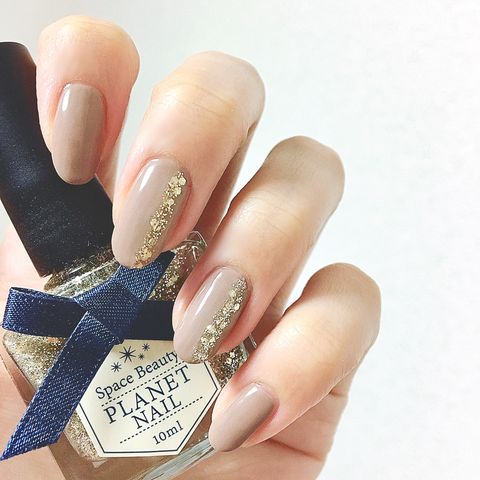 冬ネイルは部分ラメが人気 プラネットネイル で作るセルフネイル集 Locari ロカリ
