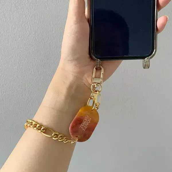 ブレスレット感覚で使える、TOKYO LINQSの「phone strap」［サムシング