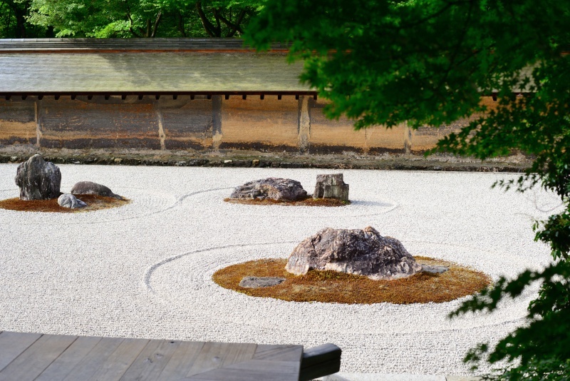 京都］世界遺産・龍安寺の石庭は必見！みどころやアクセスを事前に