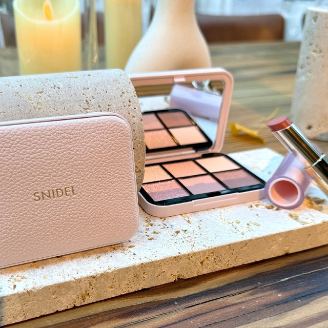 (新品)SNIDEL BEAUTY アイデザイナー 03Tuxedo Brown スナイデルの春新色をスウォッチ！リニューアルした 「アイ