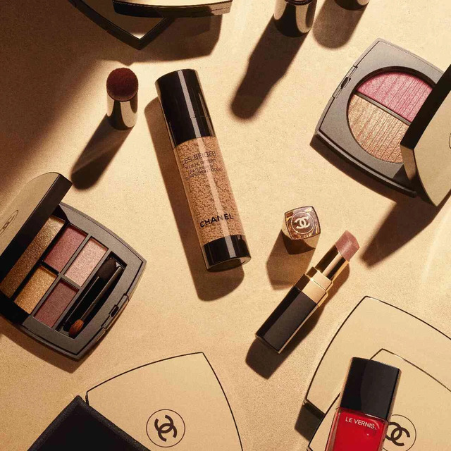 CHANEL」沈む夕日をデザインした特別限定パウダーやチークに注目