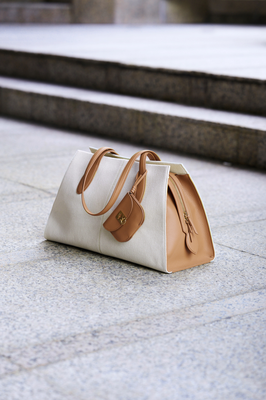 Day Tote Linen／￥90,310（税込）