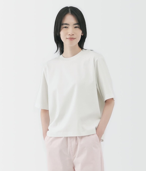 身長 : 170cm / 着用サイズ : M