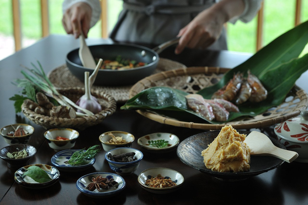 好みのスパイスを合わせた味噌で旬魚の味噌漬けを作るワークショップ
