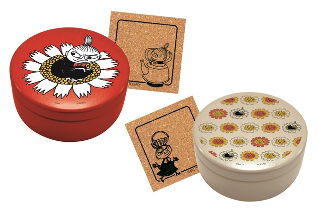 イベントオリジナル お茶とコースターセット 税込各1,296円 © Moomin Characters ™