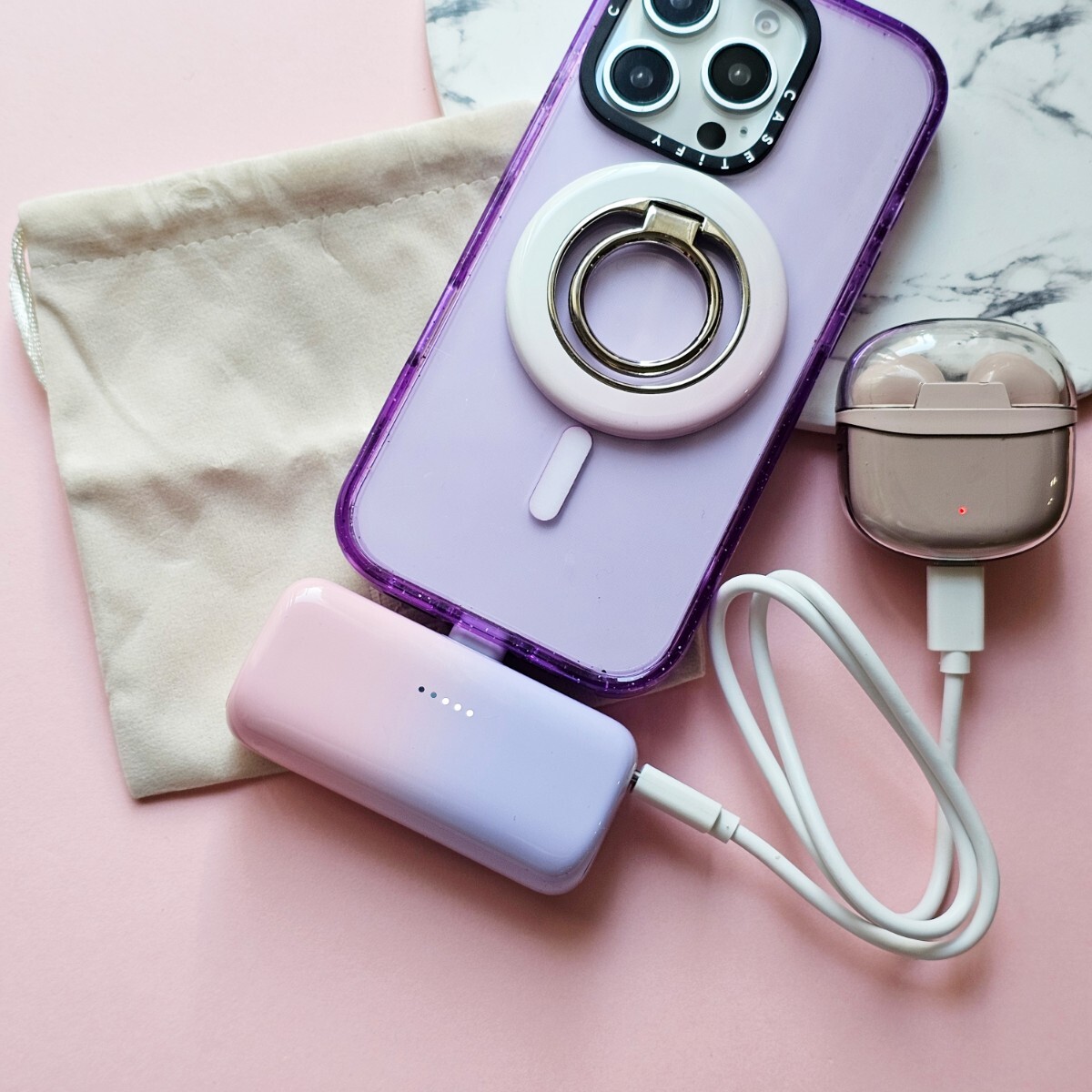 カラー「コットンキャンディ」を使用