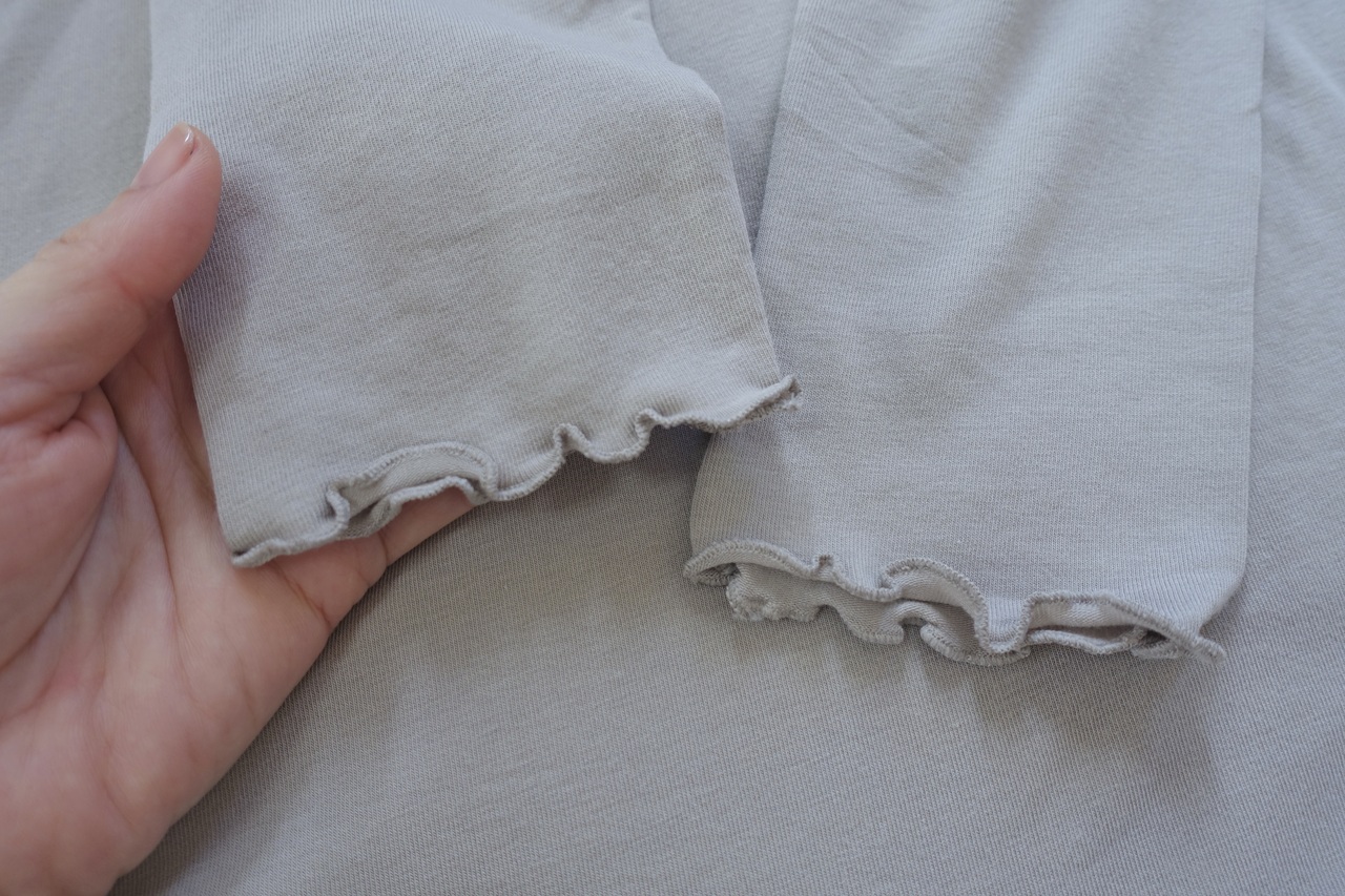 タートルネックの袖